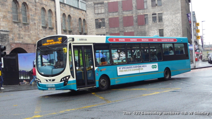 asw200101021009.JPG - Arriva 2001 Crosses Argyle Street On The 23