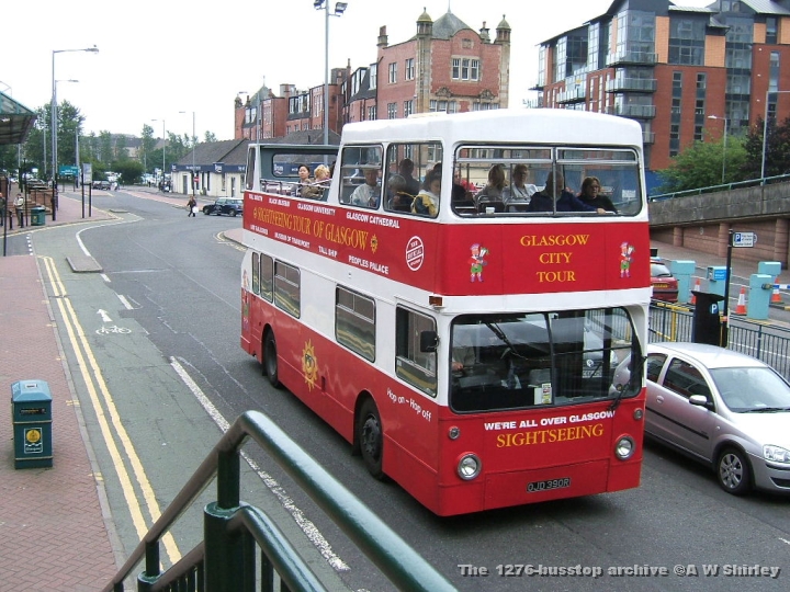 bblojd390r01200707.JPG - OJD 390R Passing The Back Of The St Enoch Centre