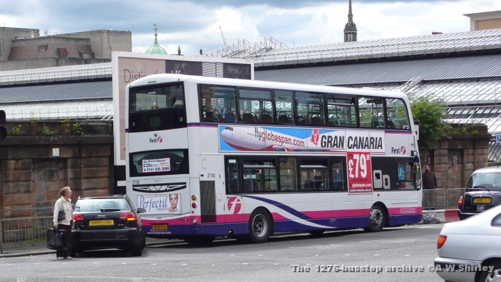 fig3719201110708.JPG - First Glasgow 37192 On Cathedral Street Post Disagreement With Car