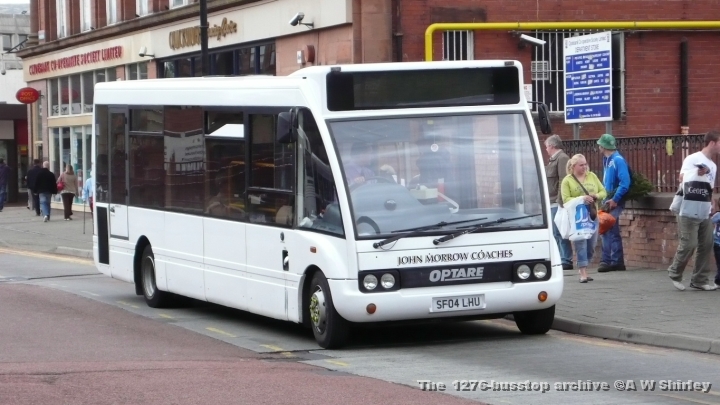 jmcsf04lhu01310709.JPG - Solo SF04 LHU In Use With John Morrow On Their 144 Service In Clydebank, I Presume This Has Come From Hendersons
