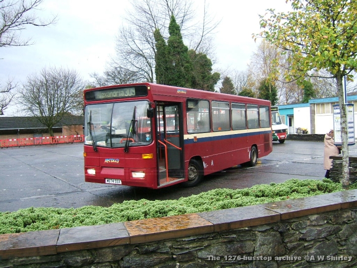 mccm674ssx02211107.JPG - The Nearside Of McColls M674 SSX, Showing The SPT Colour Scheme With McColls Fleetnames