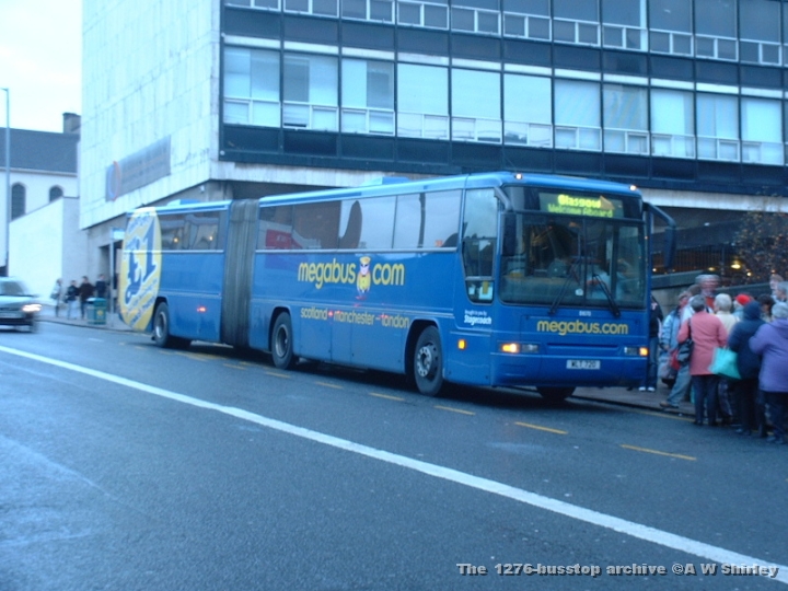 scb5107001291004.JPG - 51070 Having Arrived From London.