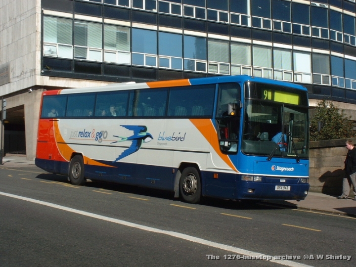 scb5230601240904.JPG - Bluebird Northern 52306 providing a relief on service M9