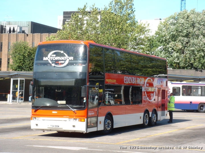 scgt54bbw01240904.JPG - One of the ex Oxford Tube MAN's now used on the Motorvator service