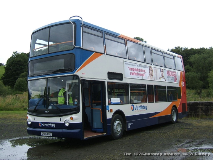 svbm_2007_0819_112_.JPG - Stagecoach Strathtay 18507, SP06 EGU, An ALX400 Bodied Trident, Still With Strathtay Fleetnames