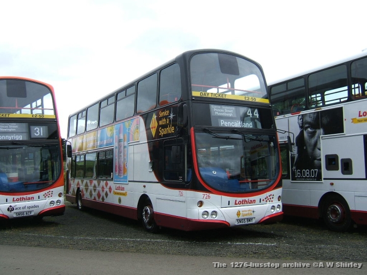 svbm_2007_0819_128_.JPG - Lothian 726, SN55 BMY In The Black Based Service 44 'Service With A Sparkle' Scheme