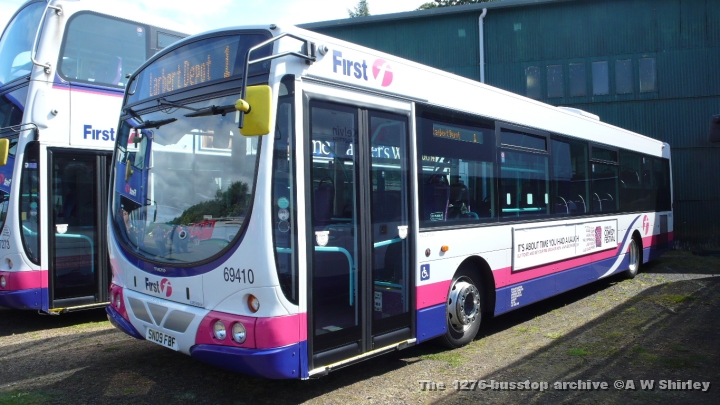 sn09fbf01svmbaug09.JPG - Recent 69410, SN09 FBF, In The Midland Bluebird Fleet