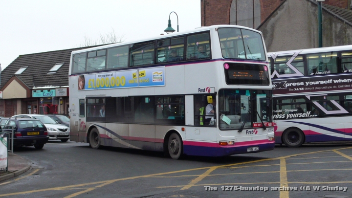 fig3283201130209.JPG - First Glasgow 32832 In Kirkintilloch