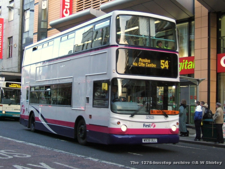 fig3293501231107.JPG - First Glasgow Trident 32935 On Jamacia Street
