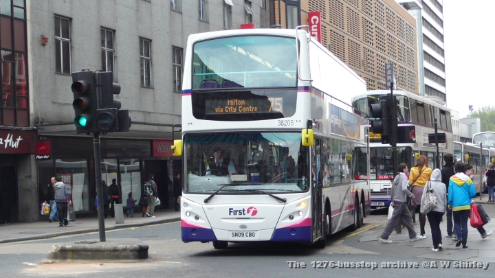 fig3820502240409.JPG - First Glasgow 38205 Turning Onto Argyle Street