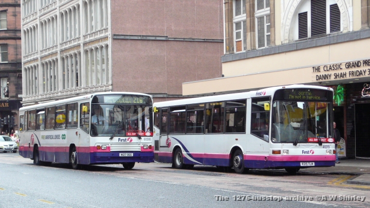 fig6139501310709.JPG - Helensburgh Bound 61395 Of First Glasgow Passes Dart 41215 Parked Outside MacDonalds On Jamaica Street, Not Sure Why The Dart Was There Though