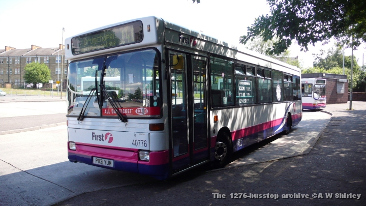 fig4077602260609.JPG - Dart 40776 Of First Glasgow Between 140 Workings In Clydebank Bus Station