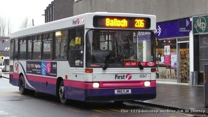 fig4094701300109.JPG - First Glasgow 40947 In Dumbarton On The 206