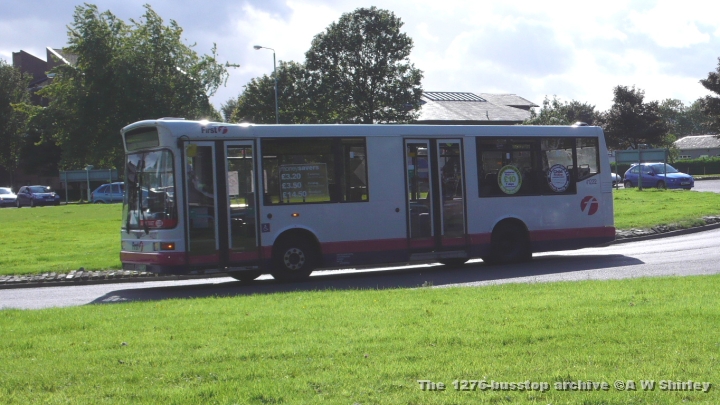fig4122202280809.JPG - First Glasgow Dart 41222 Traversing The Roundabout At The End Of Dumbarton High Street Before Heads Back To Glasgow On The 216
