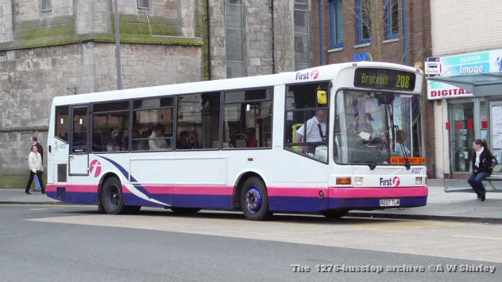 fig4122701110408.JPG - First Glasgow Dart 41227, Still With Advert Frames