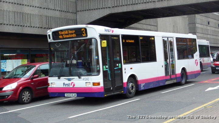 fig4124301190609.JPG - First Glasgow Dart, 41243, Still With Centre Door