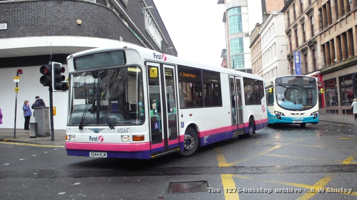 fig4124401021009.JPG - First Glasgow Dart 41244 Seen Heading For Stobhill Hospital