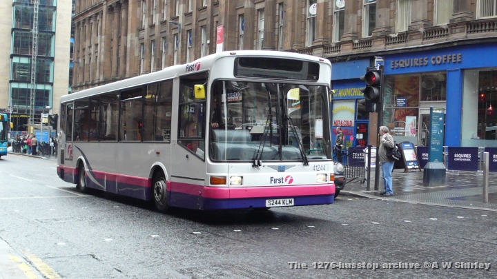 fig4124401310709.JPG - 41244, Another Recent Import From London To Glasgow, Heading Up Hope Street On The X17