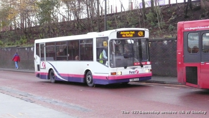 fig4130601271109.JPG - First Glasgow 41306 Taking A Turn On The 42A