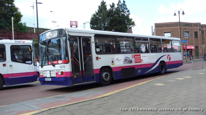fig6137201220509.JPG - First Glasgow B10M 61372 Passing Through Clydebank On The 62