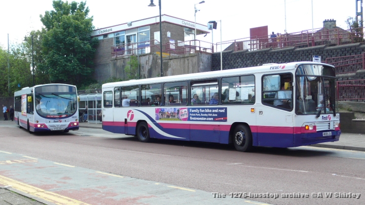 fig6142201220509.JPG - First Glasgow 61422 & 69056 In Clydebank, This Was Supposed To Show The Pair Of Them On The 66 But In the Event Neither Display Was Captured!