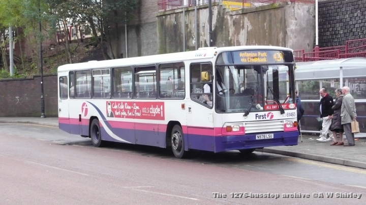 fig6146501211009.JPG - First Glasgow 61465 On The 42A