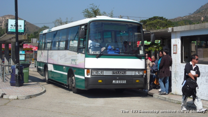 nlbils08401241108.JPG - New Lantao Bus Isuzu ILS084 at Ngong Ping